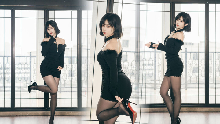 Tớ sẽ không bao giờ mặc tất đen chất lượng tệ như thế này nữa!!