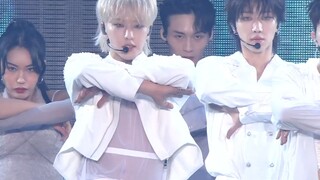 Sân khấu concert Spell của SEVENTEEN