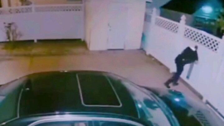 【Hilarious】Funny Scene of Police Catching a Thief on CCTV