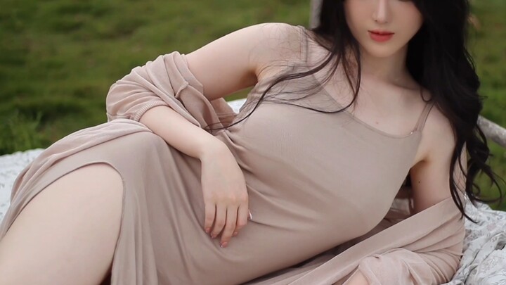 Ayo istirahat sejenak bareng! Kakak santai dengan daster rumahan…