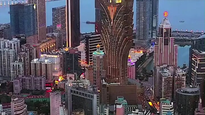 Macau may be small, but it’s truly bustling and prosperous!!