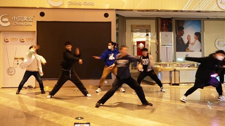 เมื่อเสียง CHASE ดังขึ้นจากลำโพง! แต่เป็นการเต้นเชียร์ของหนุ่มเนิร์ด (