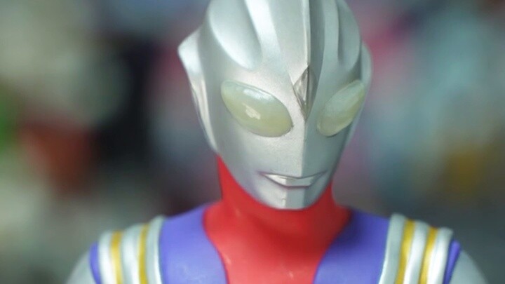 Haruskah saya melakukannya atau tidak? Seri Ichiban Reward Ultraman Tiga, Dyna, Gaia dan Heisei Thre