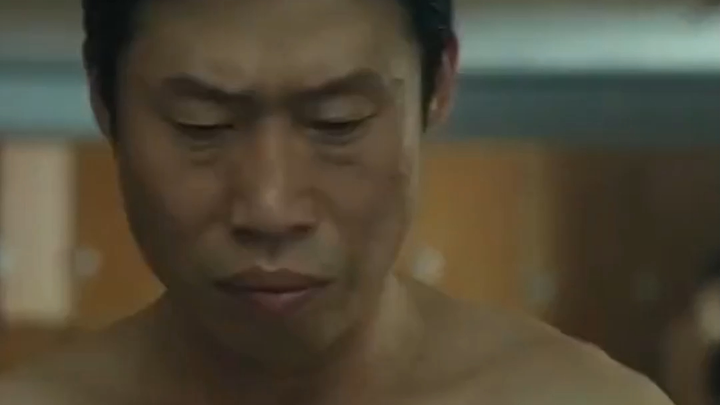 Lý do thôi học: Khuyết tật ở chân phải