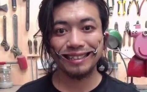 รายการ "เครื่องมือทรมานสิบอันดับแรก" ของเกิง
