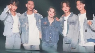 那天.李老师抱住了差点被风吹走的两个孩子