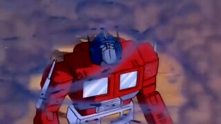 Cùng một vấn đề, Optimus Prime khác nhau đưa ra quyết định khác nhau