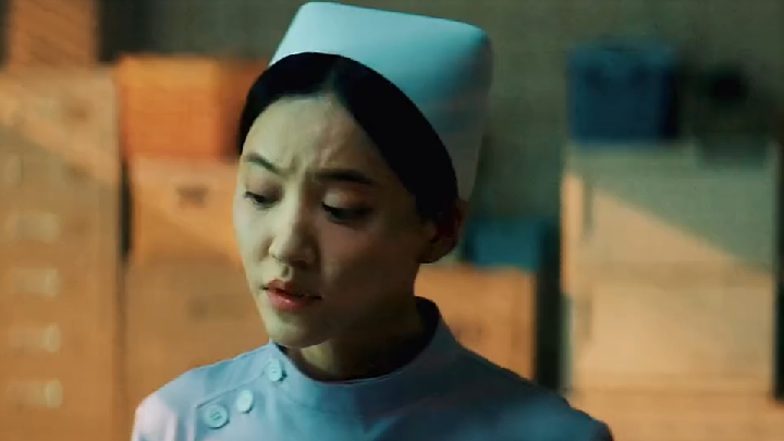 This nurse is really hungry