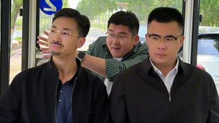 Ketika orang biasa mengenakan jaket administrasi