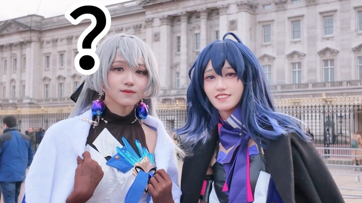 Doing cosplay at Buckingham Palace