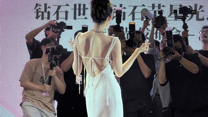 คุณวางใจในความสวยของนางเอกวงการบันเทิงจีนได้เสมอ【ภาพสด】