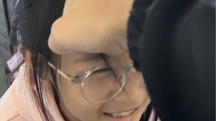 ว่าด้วยเรื่องที่คุณลุงใช้วิธีไหนในการเกลี้ยกล่อมหลานสาวให้กินข้าว