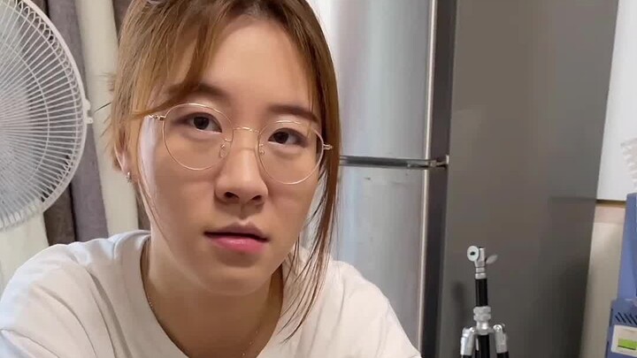 当我问老婆在家为什么不打扮，现在我后悔了!