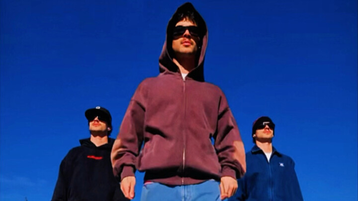 It’s an autumn evening, it’s the free evening breeze #feeling #feelingsfirst