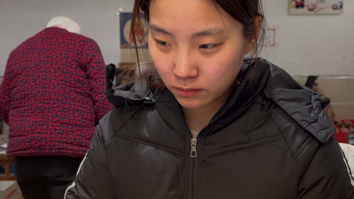 Whose family visits relatives like this?