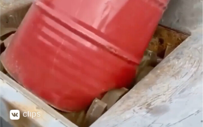 A great bucket for a wheelbarrow, now scrapped!