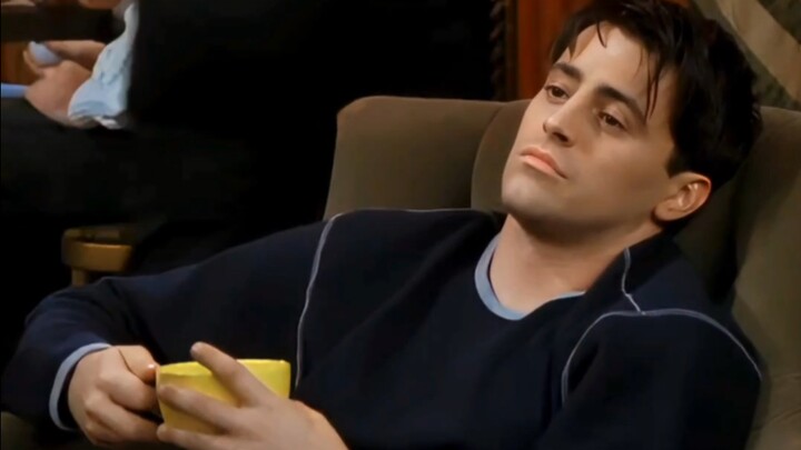 【فريندز】 كل الأعضاء كانوا شاردين، كل مرة أشوف المشهد ده بضحك كتير هههه