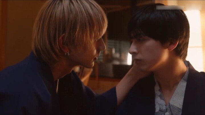 Orang-orang acuh tak acuh berbicara tentang cinta dan orang-orang gila berbicara tentang cinta