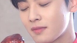 cha Eun woo trying to eat lichon manok here in Philippines