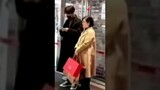 It turns out Xiao Zhan went shopping in Paris with his mother