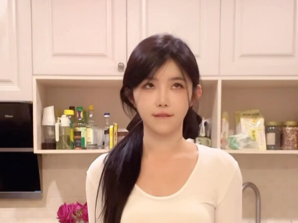 牛仔裤的sdd  (>﹏<)