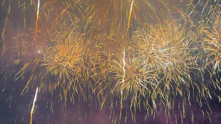 After three years, Tokyo residents have finally gotten their long-awaited fireworks festival!!
