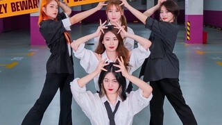 ITZY สวมชุดสูทแสดงเพลง "Mafia in the Morning" เวอร์ชั่นกลางคืน