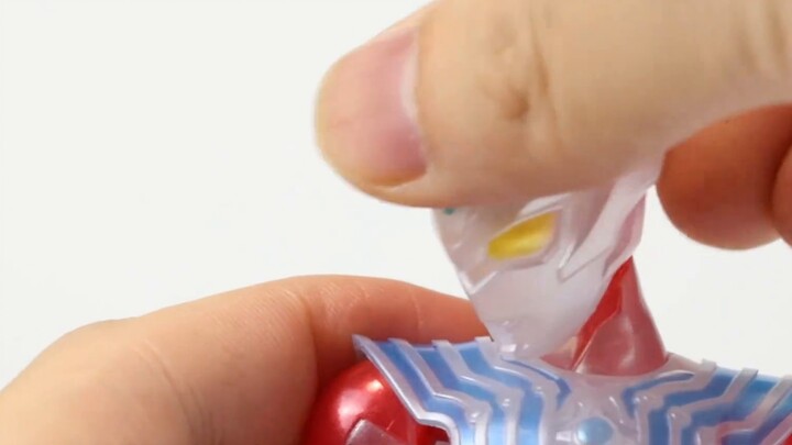 [Yingjiao Room] 1:1 Ultraman movable toy? Bandai SHF Transparent Taiga Ultraman venue limited color 