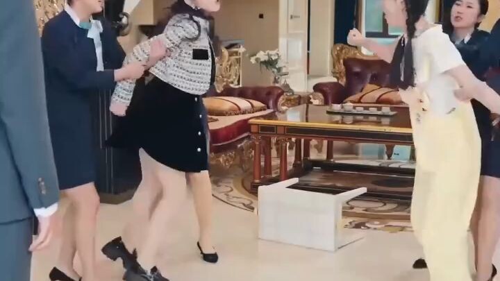 (เต็มเรื่อง) #พากย์ไทย CEO ไม่ชอบสาวไฮโซที่คอยตามติดเขา