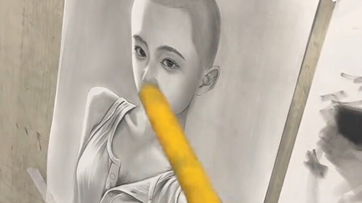 “Masih ingat enggak gaya rambut cinta pertamamu?”