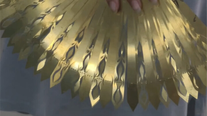 ดูเหมือนว่าพัดจะเล็กลงอีกแล้ว……