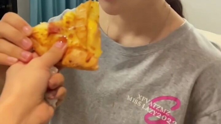A friend sent food to my younger sister.