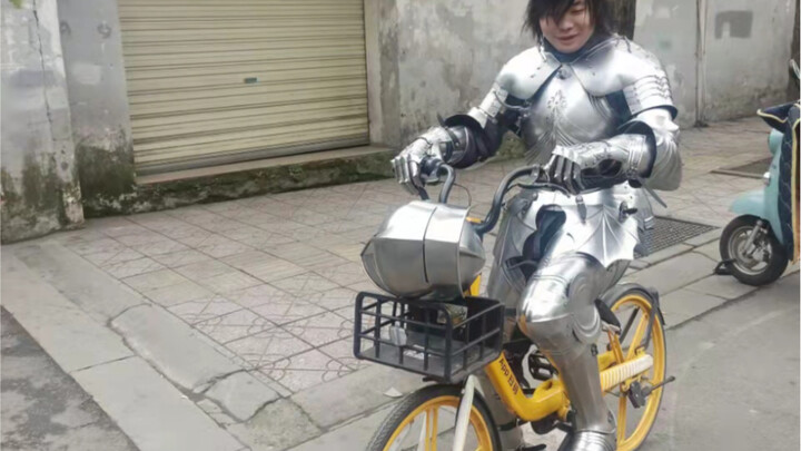 Ketika Anda harus mengenakan pakaian termahal Anda ke pernikahan Anda...