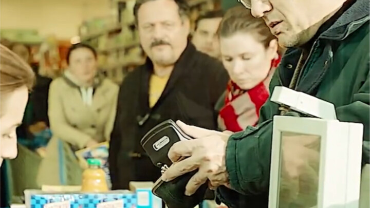 ผู้ชายคนหนึ่งอายุ 40 ปีแล้วยังไม่เคยใช้เงินแม้แต่บาทเดียว ประหยัดจนกลายเป็นเศรษฐีเงินล้าน