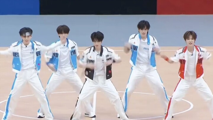 登陆少年中场休息舞台