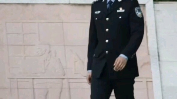 مشية هوانغ جينغيو أقوى من شراب إرجوتو!