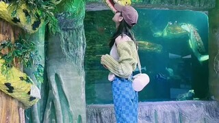 迪丽热巴都江堰游玩打卡，好熟悉的地方啊
