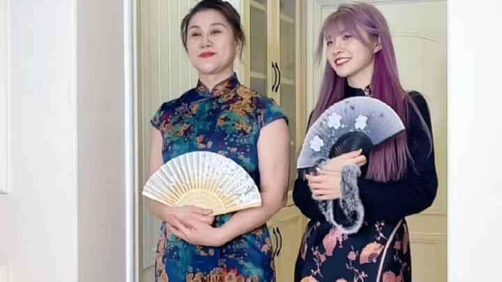 Is the cheongsam momo beautiful?