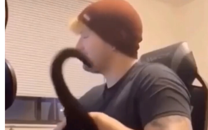 Cat: I’m freaking transforming, transforming, transforming!