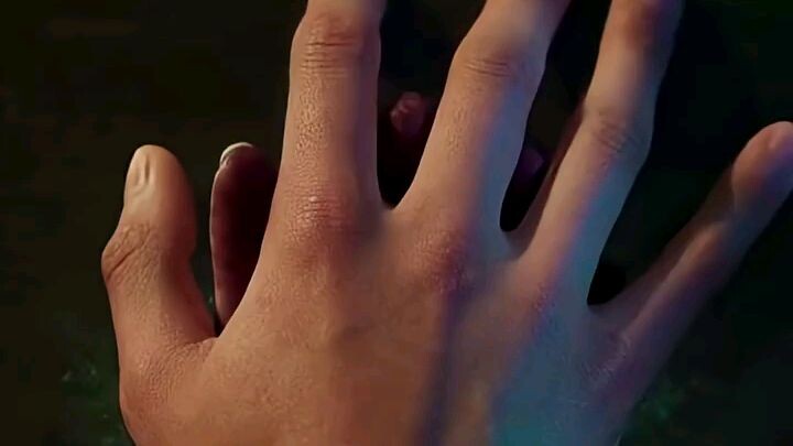 this scene scared me so bad bruhh😭 |