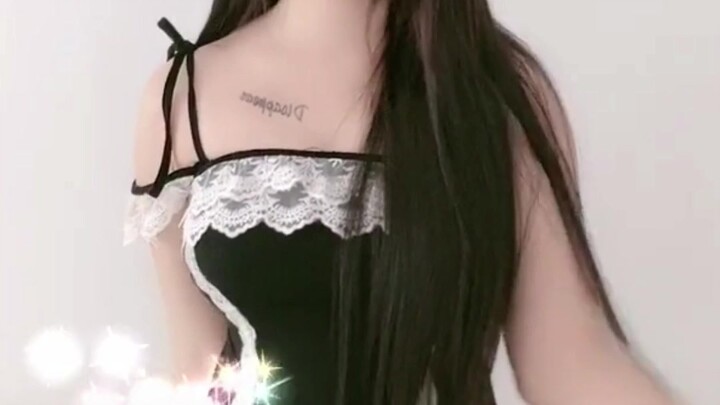 The beautiful legs of the girl on Douyin twisted her legs