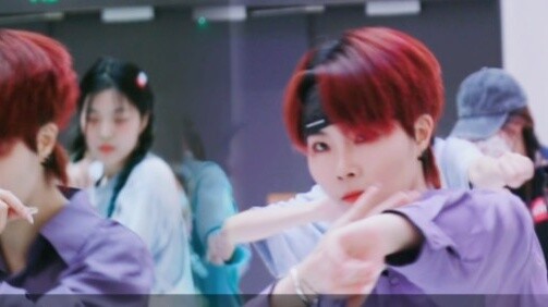 [Fulaishe-Times Fengjun] Wanita berambut pendek merah dengan kemeja ungu melaporkan｜Ibu kota Ma Jiaq