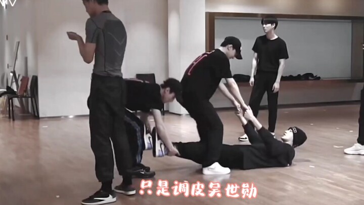 The practice room is packed with hilarious moments—pay attention to facial expressions; please watch