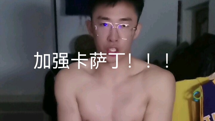 (تحدي) بمعجبة واحدة وبطل واحد، مصمم ليغ أوف ليجيندز يأكل مئتي ضربة من شفرة الفراغ الخاصة بي