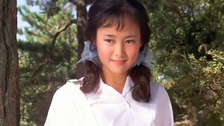 “That Year’s Love Was Pure and Beautiful: Zhang Yu’s 43 Chic Outfits Are a Feast for the Eyes”