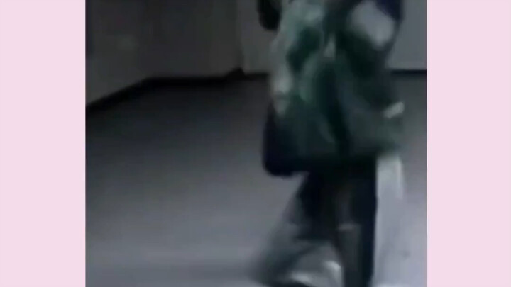 【SEVENTEEN】Siapa yang ngerti, koreografi Si Chan ini bener-bener pas banget buat konten gokil… hahah