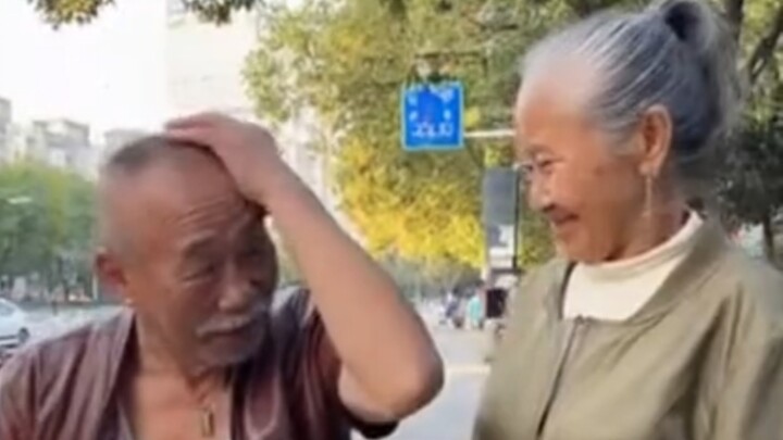 Kakak Sun di forum 50 tahun kemudian (2)