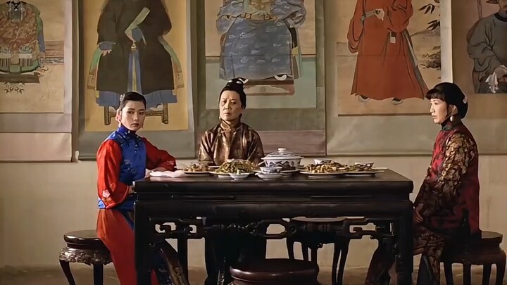 Số phận của họ đã được định sẵn ngay từ đầu: hoặc sống tê liệt, hoặc phản kháng để đối mặt với cái c