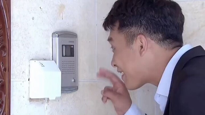 穷小伙和总裁同名被揍，没想到总裁也是实在人，下一秒暴富了