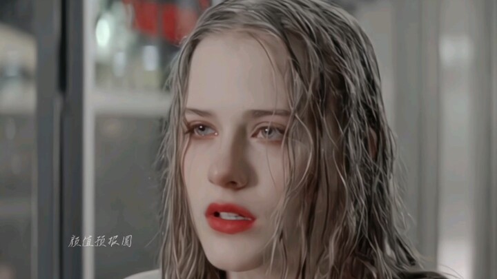 Evan, Rachel Wood’s fresh and ethereal aura had me smitten at first sight!